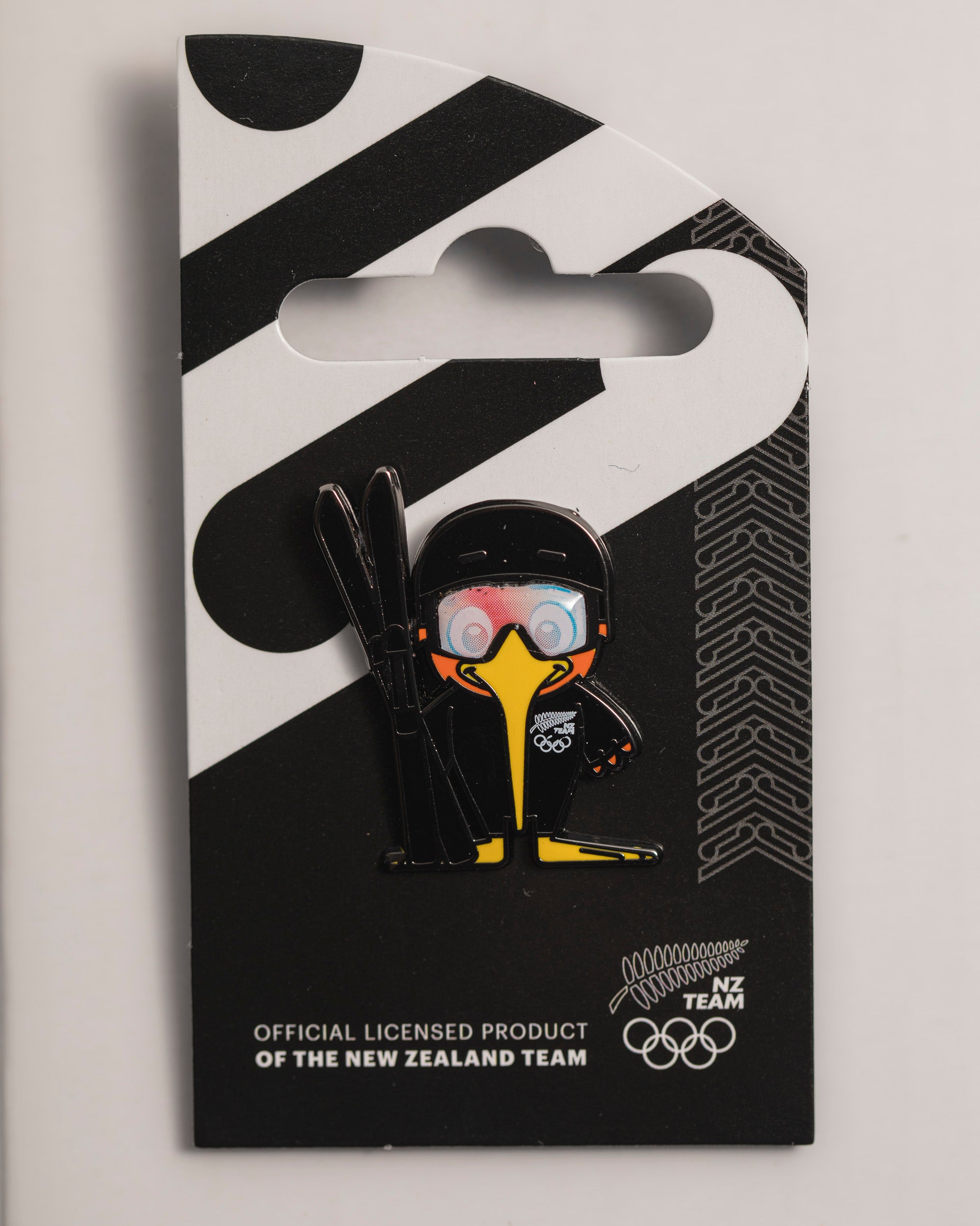 NZ Team Goldie Freestyle Skiing Pin